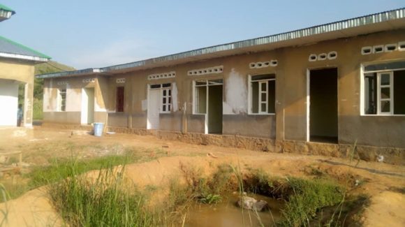 Gesundheitszentrum Kongo vor Fertigstellung