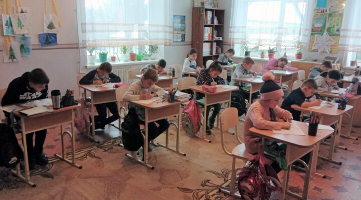 Covid-19-taugliche Schulmöbel für moldawische Schulen