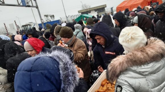 Soforthilfe für ukrainische Flüchtlinge an der Grenze zu Moldawien