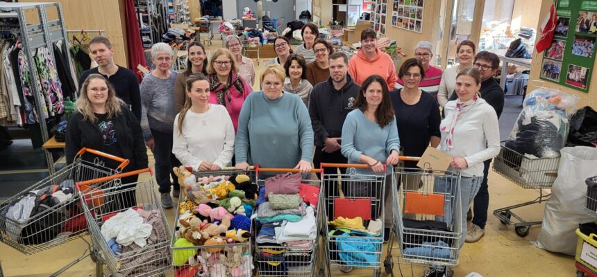 Gemeinsam anpacken für einen guten Zweck – LGT‑Team im Hilfswerk im Einsatz Gemeinsam anpacken für einen guten Zweck – LGT‑Team im Hilfswerk im Einsatz