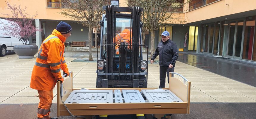 Transport von Pflegebetten in die Ukraine